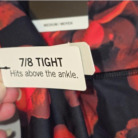 Victoria Secret Sports Bra Legging Set Black Roses Racer Back Athletic Mediu NWT - Picture 10 of 13